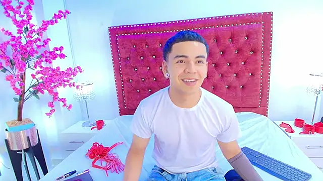 Jaden and sofia online show from 03-28-26, 03:18