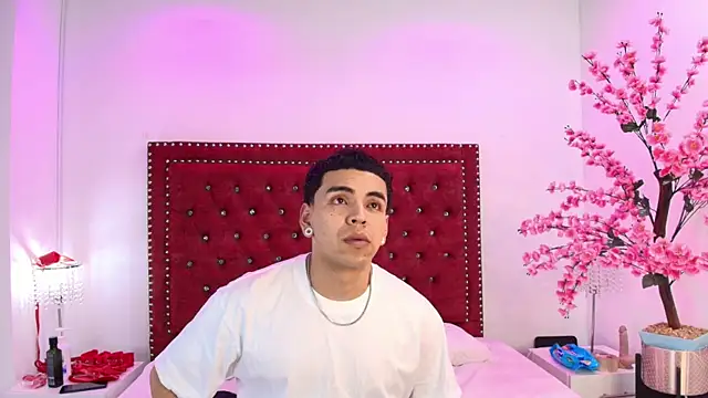 Jaden and sofia online show from 05-17-26, 02:55