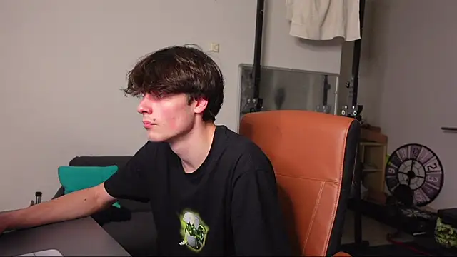 Daniel Shawnn online show from 01-13-26, 05:28