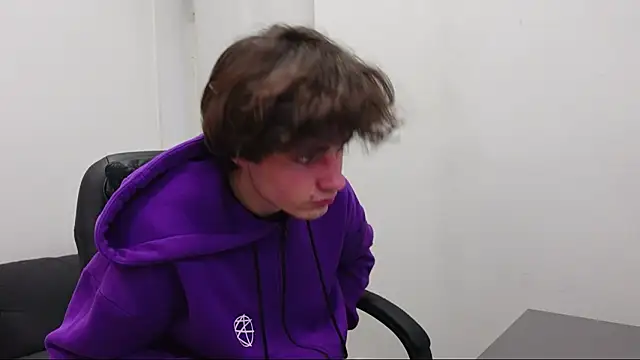 Daniel Shawnn online show from 04-07-26, 04:53