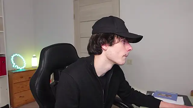 Daniel Shawnn online show from 02-22-26, 06:09