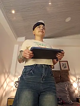 kat paradise online show from 04-22-26, 11:39