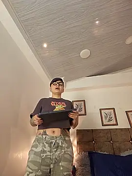 kat paradise online show from 04-19-26, 11:33