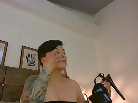 kat paradise online show from 03-21-26, 11:58