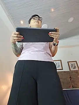 kat paradise online show from 05-17-26, 11:43