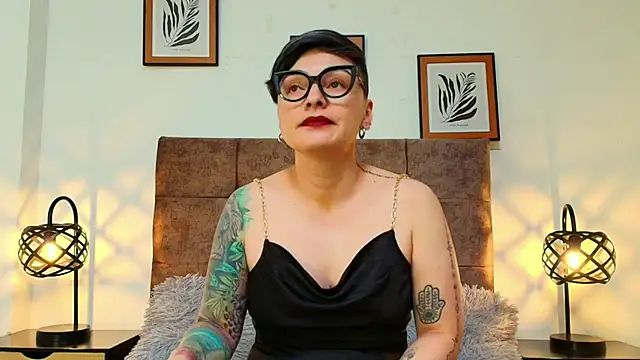 kat paradise online show from 04-26-26, 02:47