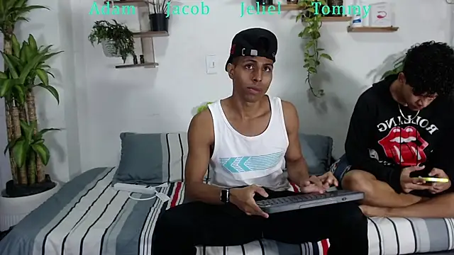 Interracial Snow Bunny online show from 01-13-26, 05:06