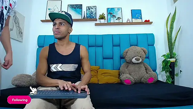 Interracial Snow Bunny online show from 04-06-26, 09:49