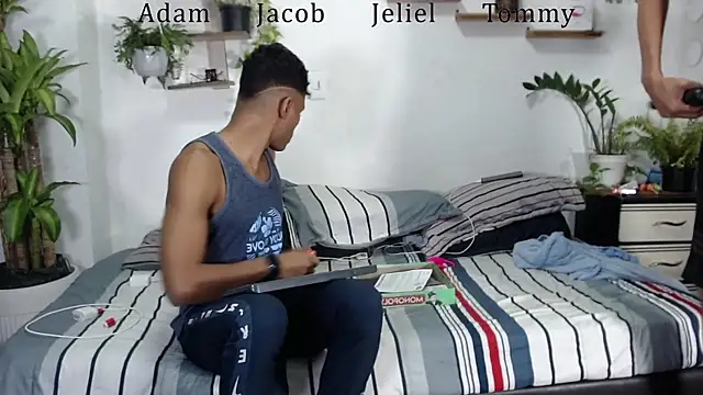 Interracial Snow Bunny online show from 01-15-26, 10:24