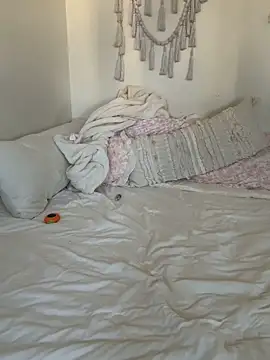 Tiffytooopretty online show from 05-22-26, 01:25