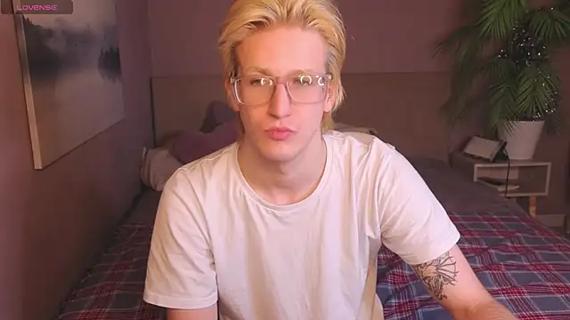 Snapshot of MarkusWilder chatting on 01-14-26, 09:07 MarkusWilder online show from 01-14-26, 09:07