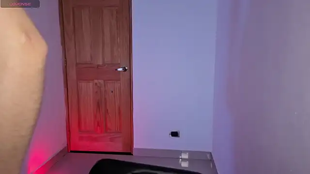 Snapshot of VelourNyx chatting on 04-04-26, 04:30 VelourNyx online show from 04-04-26, 04:30