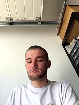 Benjamiinlt online show from 04-08-26, 01:23