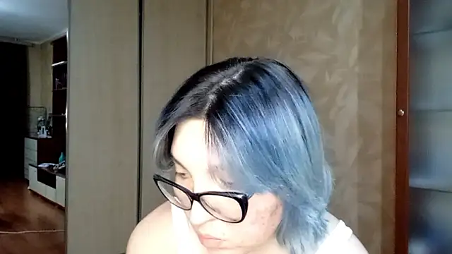 Snapshot of EvonTabb chatting on 02-10-26, 02:05 EvonTabb online show from 02-10-26, 02:05