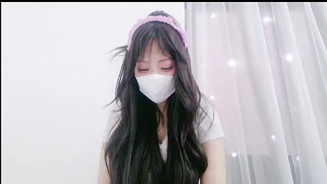 Snapshot of Girl-wets chatting on 02-03-26, 08:52 Girl-wets online show from 02-03-26, 08:52