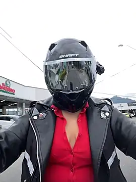 Scarlet auraa online show from 03-18-26, 09:15