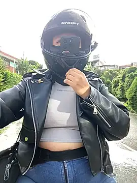 Scarlet auraa online show from 04-17-26, 08:44