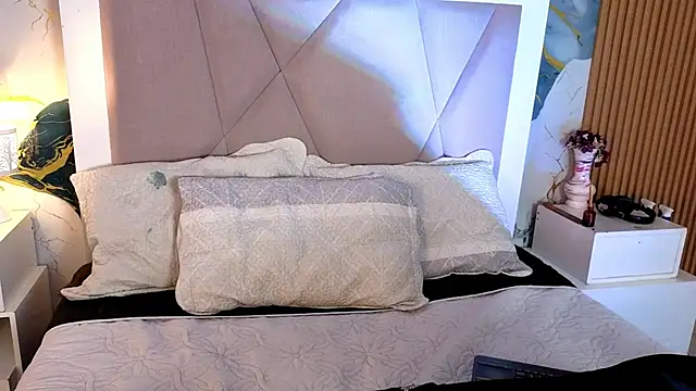 Sienna Desiree online show from 06-11-26, 01:08
