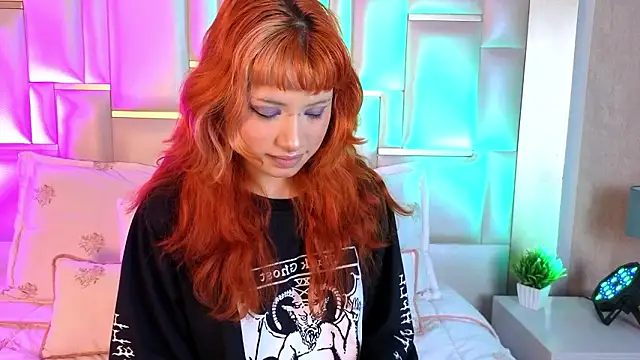 Snapshot of Sienna_Desiree chatting on 02-11-26, 12:27 Sienna Desiree online show from 02-11-26, 12:27