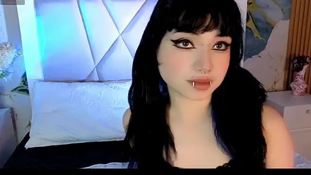 Sienna Desiree online show from 04-15-26, 01:59