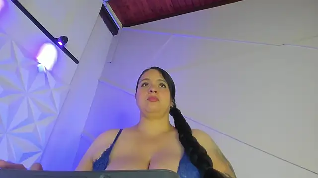 Snapshot of GabiSaenz_ chatting on 07-15-26, 11:06 GabiSaenz online show from 07-15-26, 11:06
