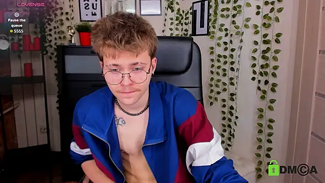 Snapshot of Tomas_Norton chatting on 02-11-26, 03:12 Tomas Norton online show from 02-11-26, 03:12