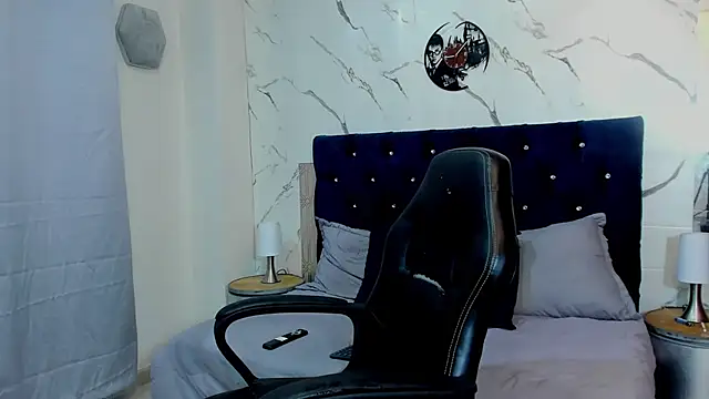 asher lux online show from 04-22-26, 07:53