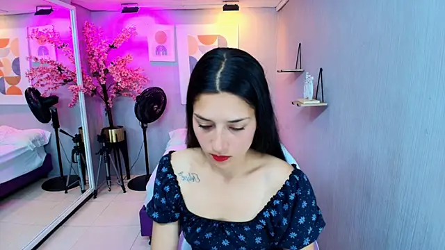 Snapshot of Sol_rousse chatting on 01-09-26, 11:39 Sol rousse online show from 01-09-26, 11:39