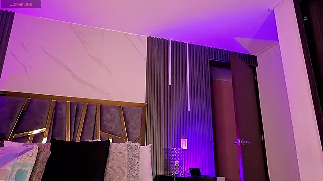 Chloe Connor online show from 04-15-26, 06:19