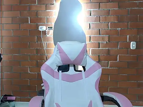 Daphne Grayy online show from 04-14-26, 10:31