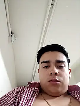 Snapshot of Yosoyelmismo-6737 chatting on 02-22-26, 10:33 Yosoyelmismo-6737 online show from 02-22-26, 10:33