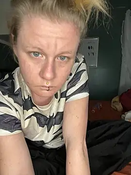 Autumn paige online show from 02-12-26, 12:43