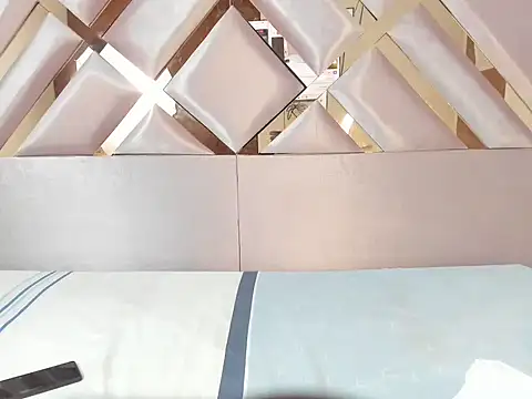 MiaKleinX online show from 03-18-26, 08:21