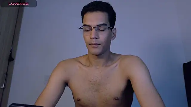 Pikashu7u7 online show from 02-08-26, 02:53