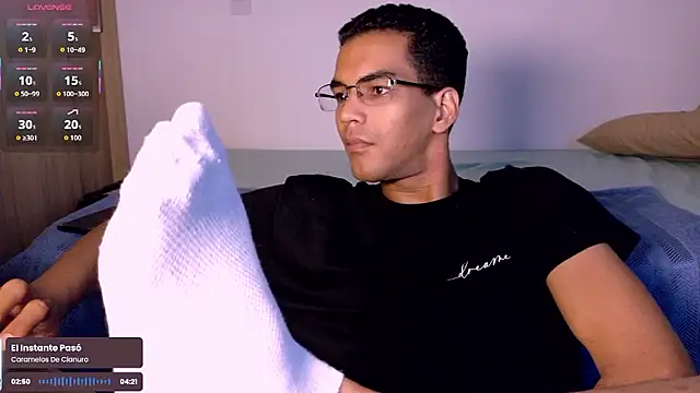 Pikashu7u7 online show from 01-11-26, 06:42