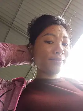 Snapshot of Hiniyk2 chatting on 06-20-26, 01:54 Hiniyk2 online show from 06-20-26, 01:54