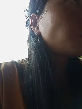 Snapshot of Hiniyk2 chatting on 06-30-26, 04:01 Hiniyk2 online show from 06-30-26, 04:01