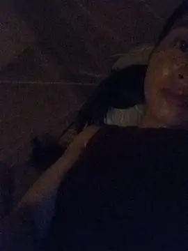 Snapshot of Hiniyk2 chatting on 06-08-26, 03:23 Hiniyk2 online show from 06-08-26, 03:23