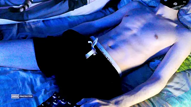 Snapshot of Sauntper chatting on 02-06-26, 10:06 Sauntper online show from 02-06-26, 10:06