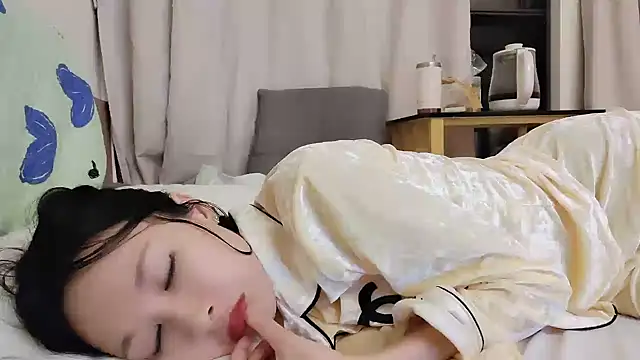 Ttaotao16877 online show from 04-04-26, 05:08