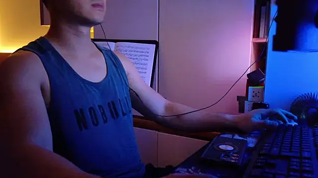 OnlyHand9x online show from 07-04-26, 06:01