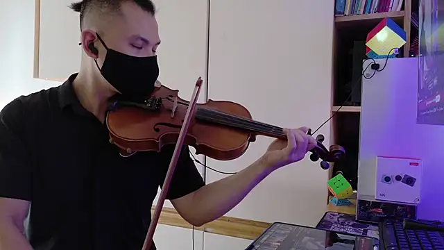 OnlyHand9x online show from 04-17-26, 03:31