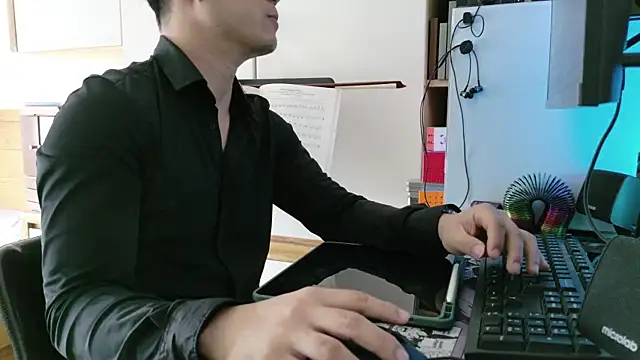 OnlyHand9x online show from 07-06-26, 03:57