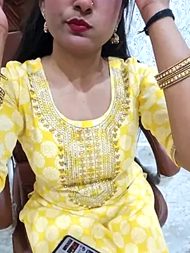 Snapshot of cute_payal143 chatting on 02-15-26, 06:47 cute payal143 online show from 02-15-26, 06:47