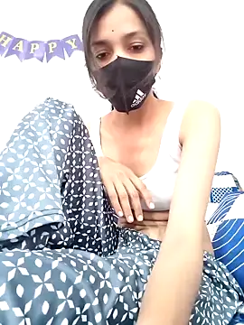 Honey lily-93 online show from 02-06-26, 07:48