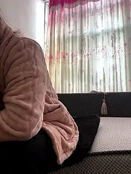 Faded pink online show from 01-15-26, 12:58