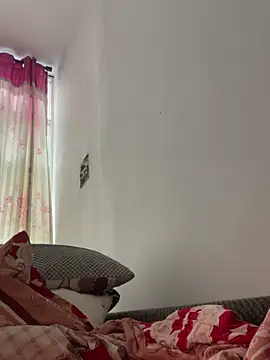 Faded pink online show from 02-04-26, 01:22