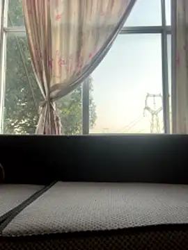 Faded pink online show from 01-14-26, 12:47