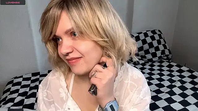 Snapshot of MelliSifuentes chatting on 01-10-26, 08:20 MelliSifuentes online show from 01-10-26, 08:20