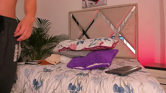 Liam saint online show from 03-22-26, 02:18